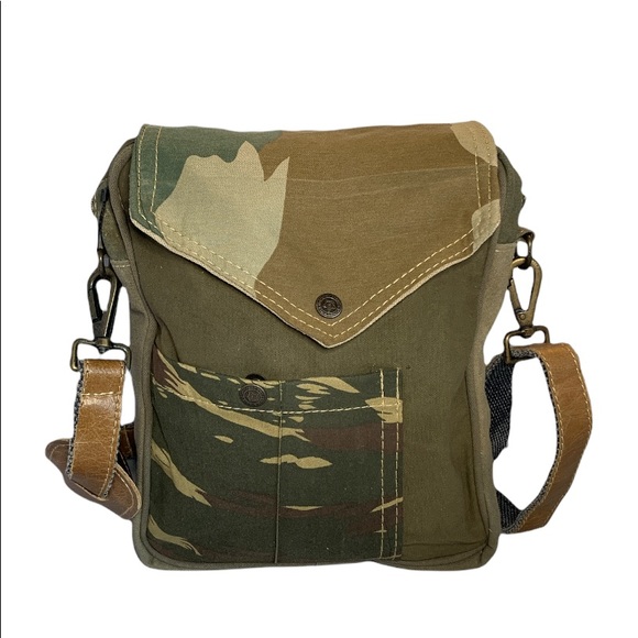Vintage Addiction Recycled Tent Camo Crossbody Bag - Picture 6 of 9